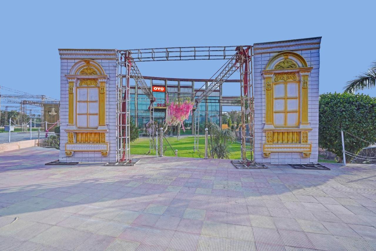 Oyo 87701 Lucky Farm Hotel Shāhpur Exterior foto